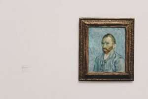 Read more about the article How to Buy Art at Auction, 5 Useful Tips